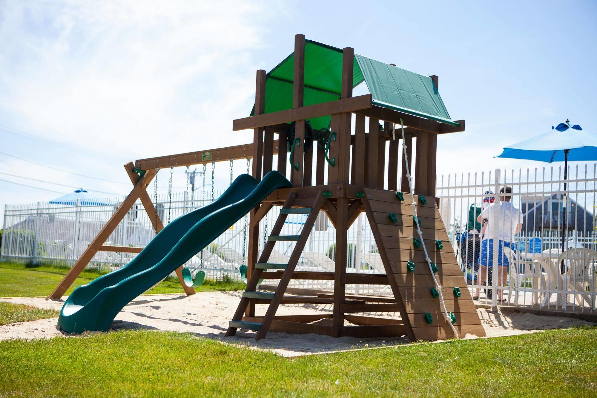 Beachside Village Resort, A Vri